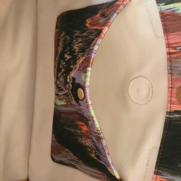 Vince Camuto Orla Tote in Toscano Multi Print - Picture 7 of 8